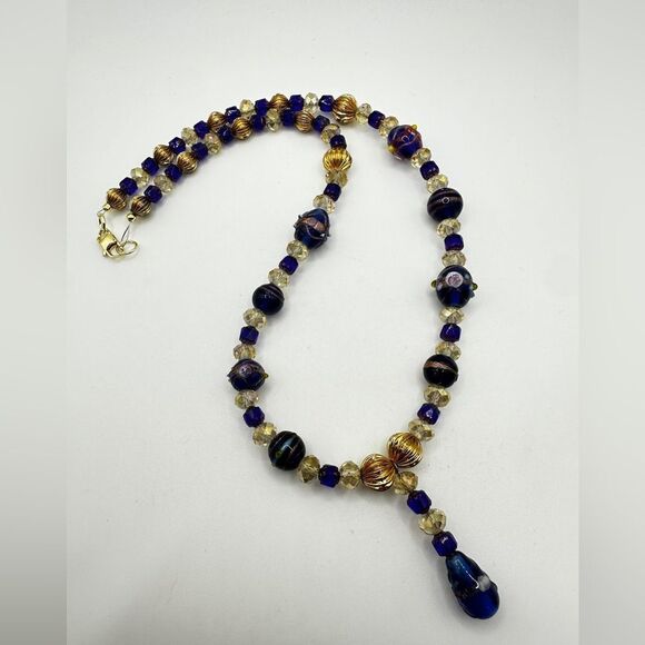 21" of all Glass, faceted crystal and gold accent beads necklace! - Picture 12 of 14